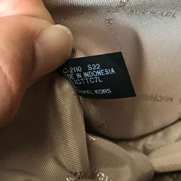 🌼Michael Kors Purse - Picture 8 of 13